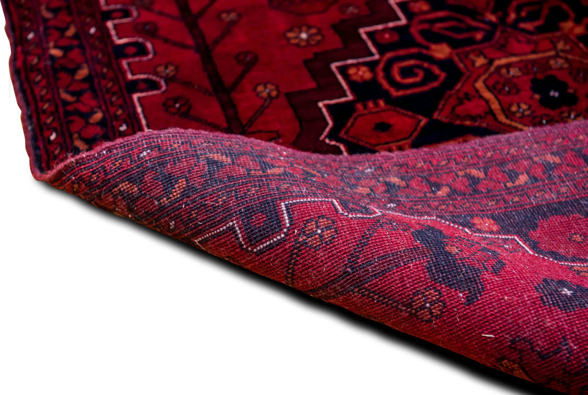 Traditional Medallion — Hand-Knotted Wool Rug, 5′ × 3′