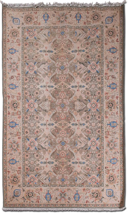 Floral Medallion Cream & Blue — Hand-Knotted Wool Rug, 8′6″ × 5′