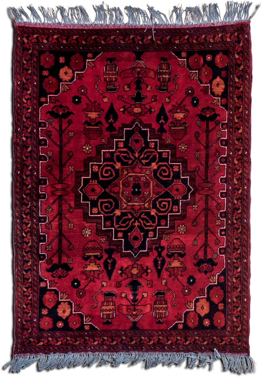 Traditional Medallion — Hand-Knotted Wool Rug, 5′ × 3′