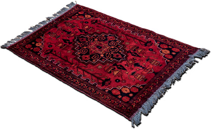 Traditional Medallion — Hand-Knotted Wool Rug, 5′ × 3′